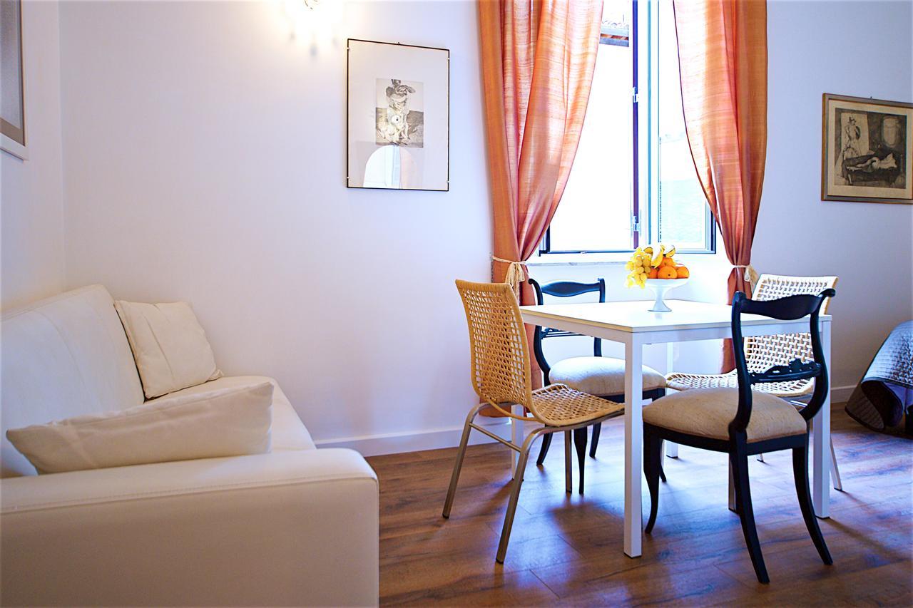 Vetrina Holidays Apartment Navona Рим Экстерьер фото